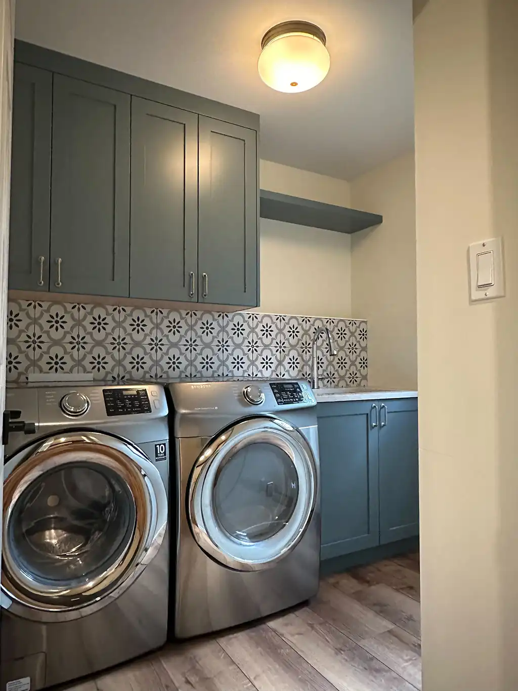 laundry room reno